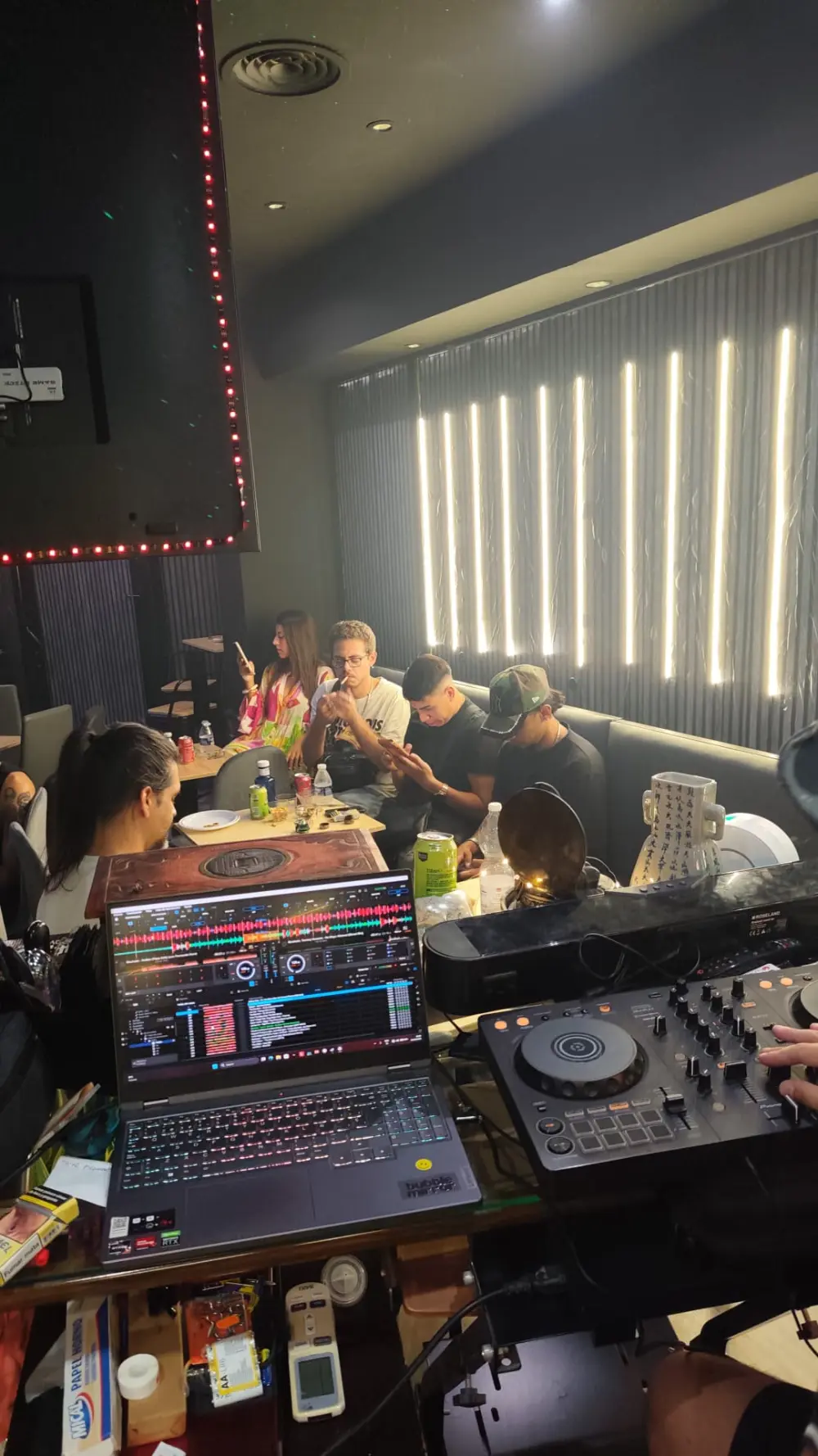 Zona de café, té y snacks del club social cannábico 420 THC Green en Torremolinos
