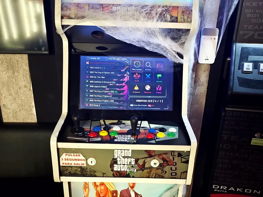 Máquina recreativa con cientos de juegos